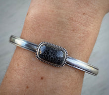 Load image into Gallery viewer, Stingray Coral Cuff