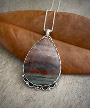 Load image into Gallery viewer, Prudent Man Plume Agate Pendant