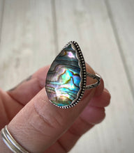 Load image into Gallery viewer, Abalone &amp; Quartz Doublet Ring