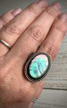 Load image into Gallery viewer, Tahitian Black Mother of Pearl Stud Ring