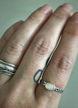 Load image into Gallery viewer, Floral Opal Ring
