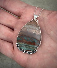 Load image into Gallery viewer, Prudent Man Plume Agate Pendant