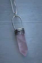 Load image into Gallery viewer, Rose Quartz Floral Point Necklace